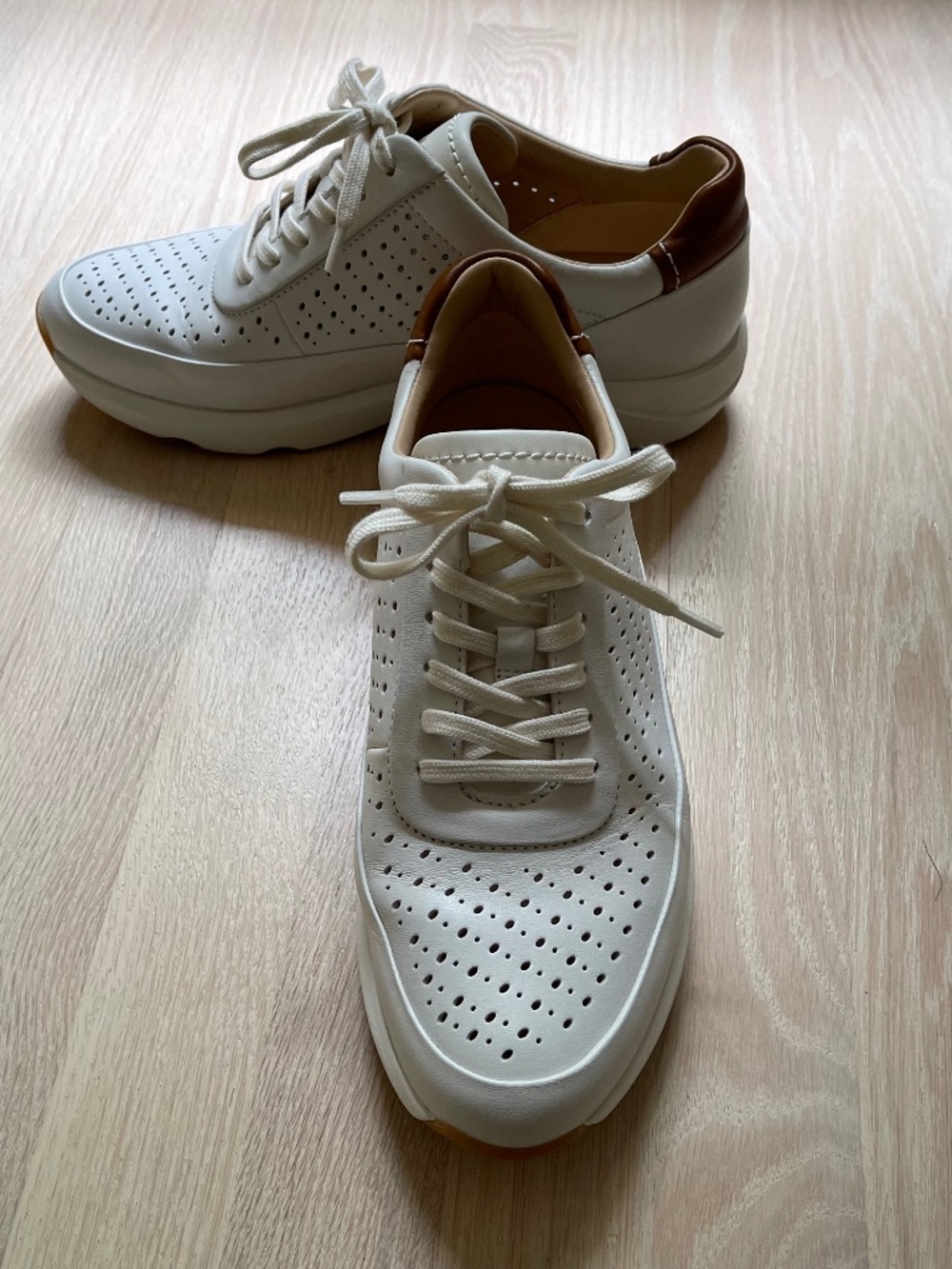 Clarks Artisan Tivoli Grace Off-White Leather Sneakers 8.5 Wide